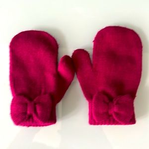 EUC Carters winter gloves with bow for girls 2T-4T